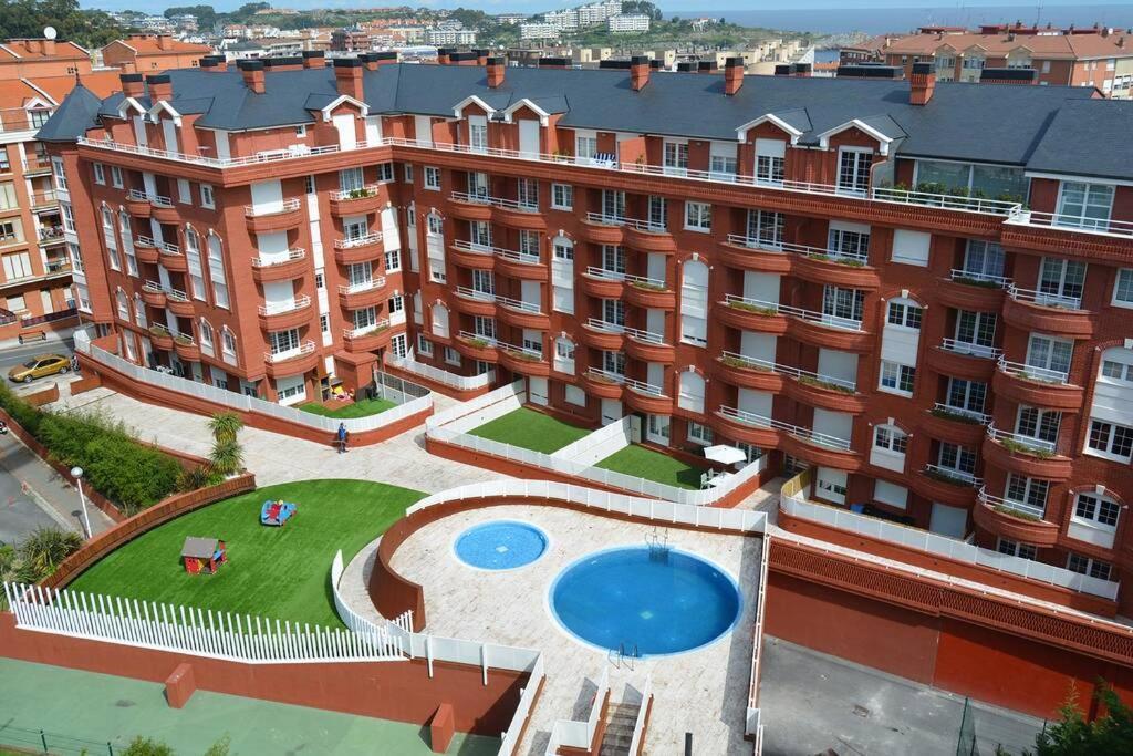 Castro Holidays - Centrico Piscina Urbanizacion Garaje Gratis Castro Urdiales Exteriör bild