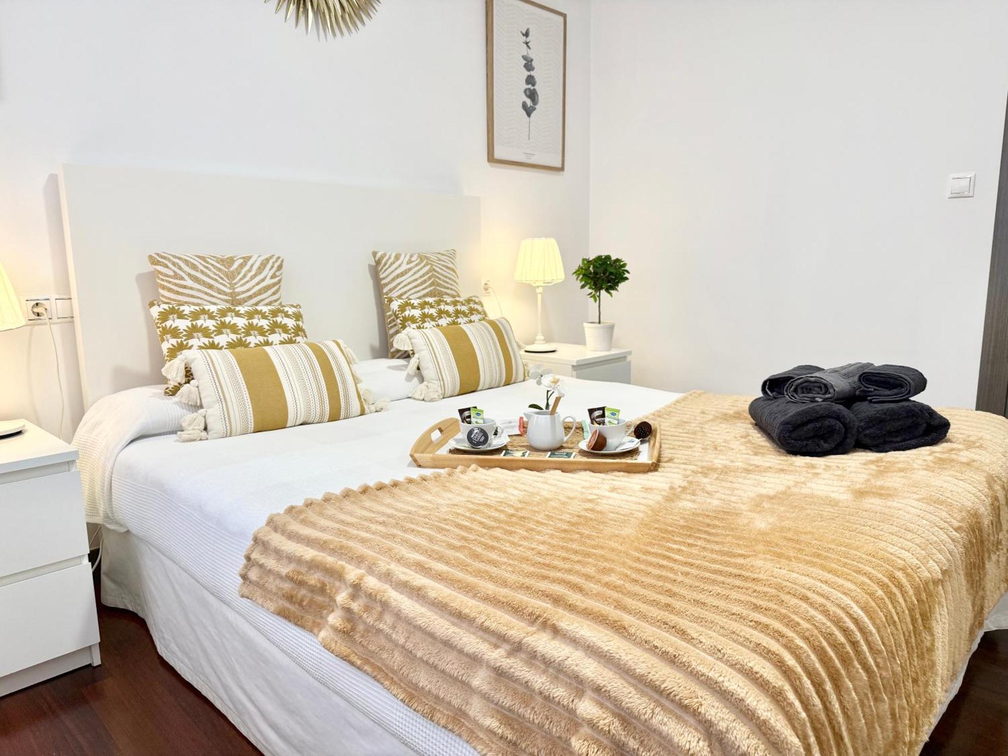 Castro Holidays - Centrico Piscina Urbanizacion Garaje Gratis Castro Urdiales Exteriör bild