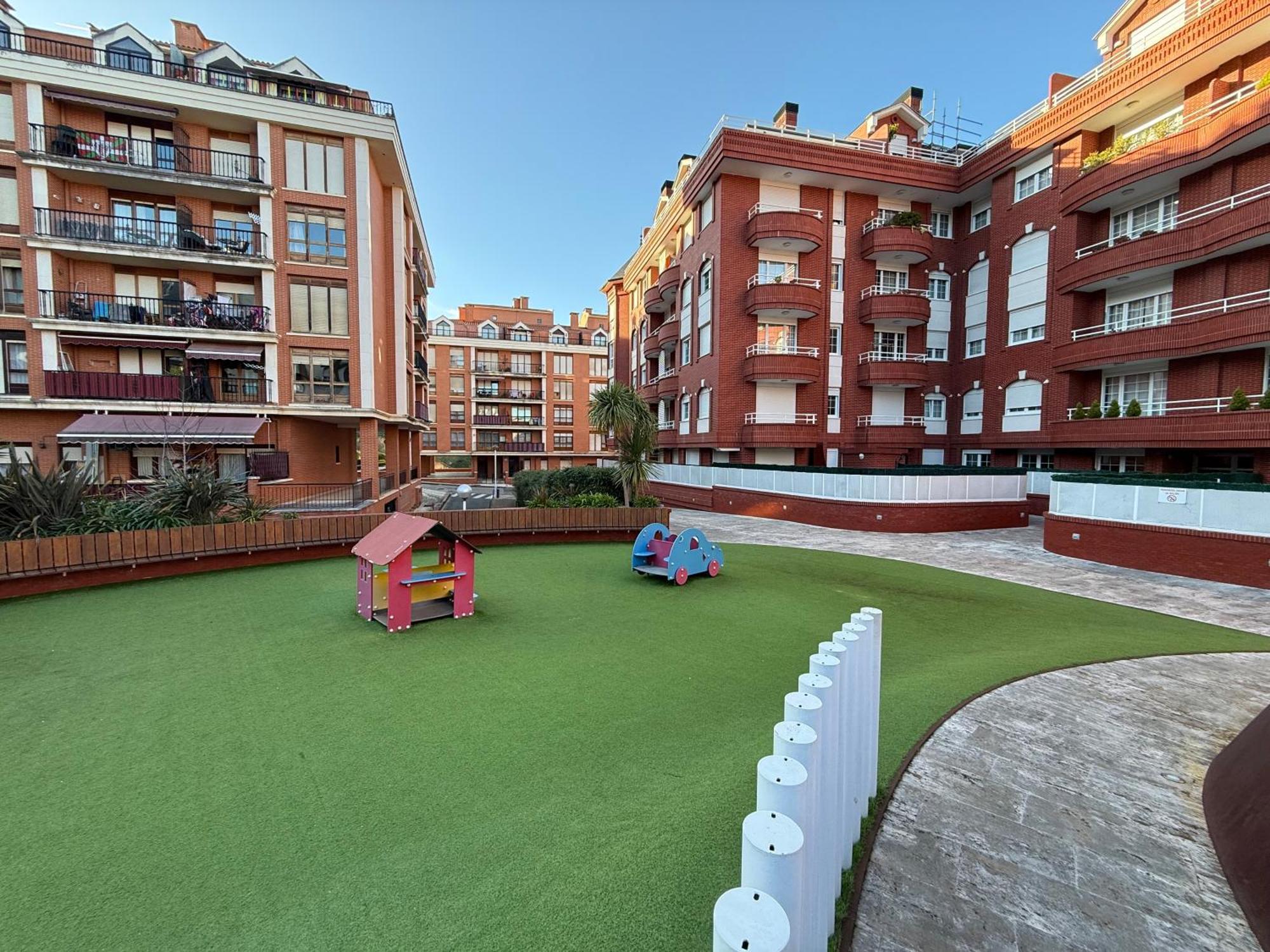 Castro Holidays - Centrico Piscina Urbanizacion Garaje Gratis Castro Urdiales Exteriör bild