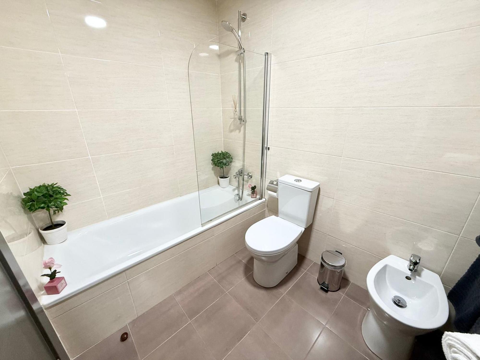 Castro Holidays - Centrico Piscina Urbanizacion Garaje Gratis Castro Urdiales Exteriör bild